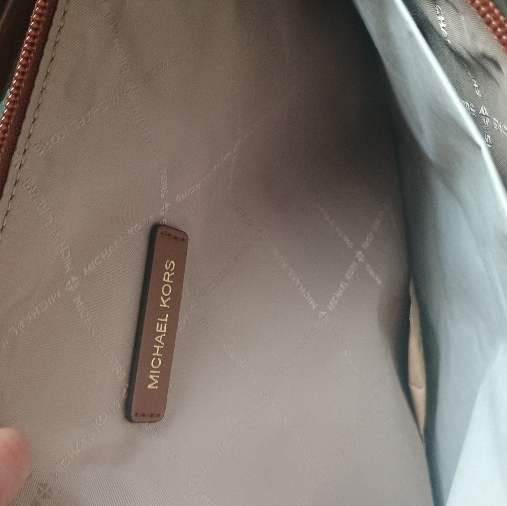 Micheal Kors Saffiano Leather Jet Set Travel tote- Authenticated Brand New - Picture 15 of 17